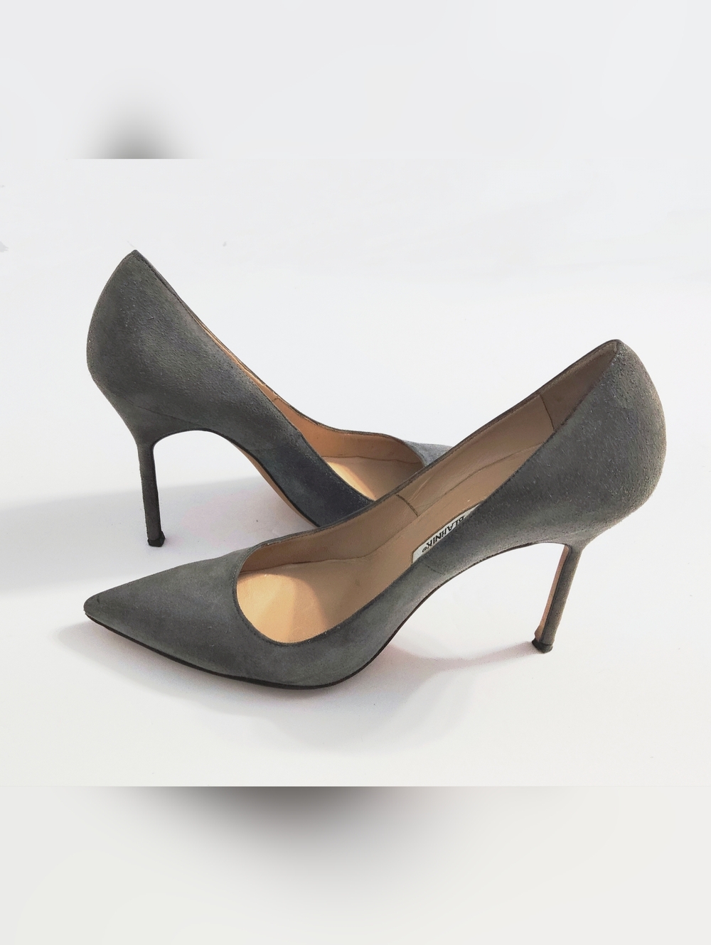 Manolo Blahnic Italian Made Grey Suede Stiletto Heel. Size 7.5 US. Pre-owned.